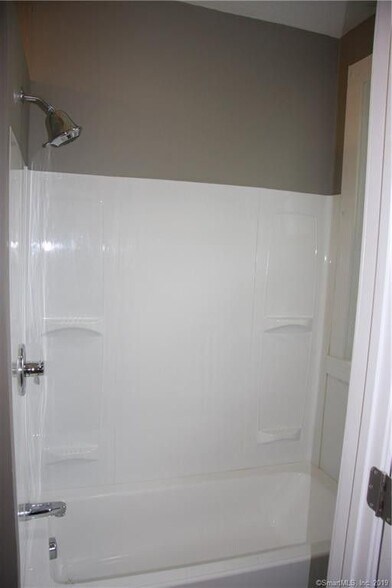 Bathroom 1 - 35 High St