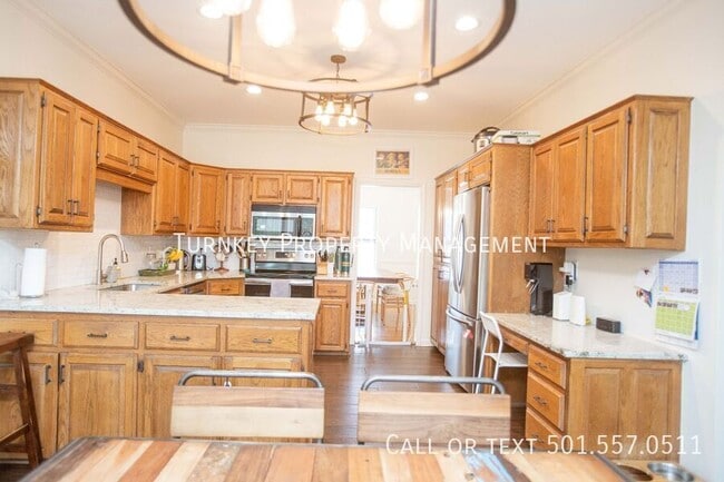 Building Photo - 14205 Longtree Dr