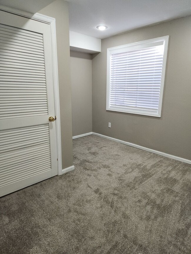 Building Photo - Beautiful Townhome at Monterey Community in Centennial!