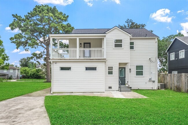 Building Photo - 3809 Southmore Blvd