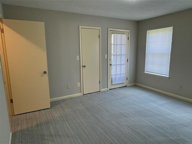 Building Photo - 1653 E Trinity Blvd