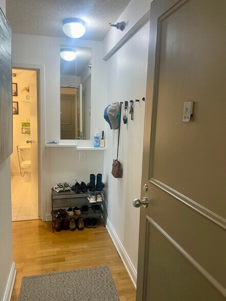 Entryway - 474 N Lake Shore Dr