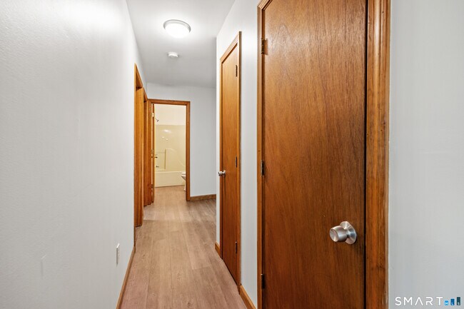 Building Photo - 180 N Cherry St