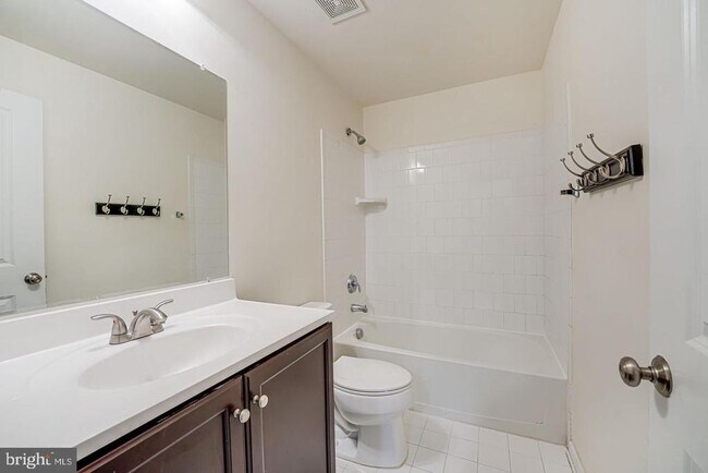 Building Photo - 317 Foxglove Way