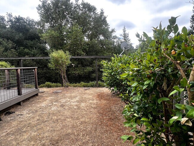 Building Photo - 21072 Greenwood Cir