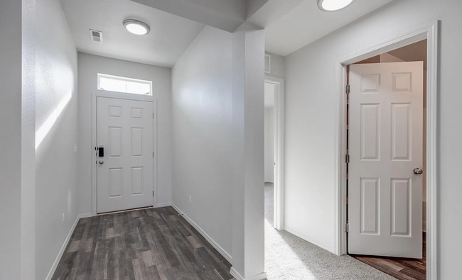 Building Photo - Great Nampa Home with Bonus Room!