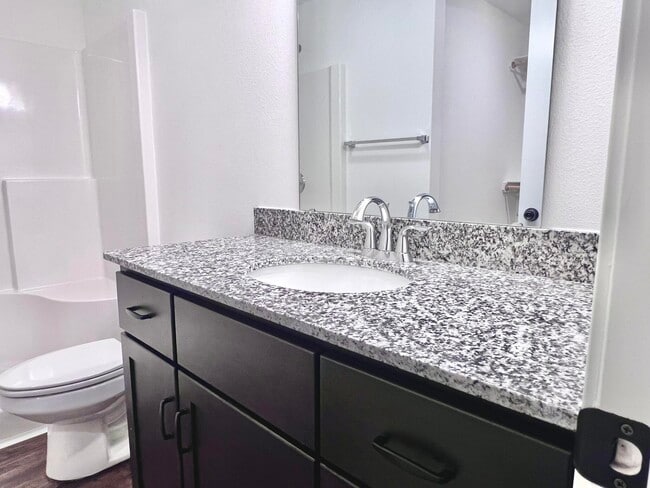 Building Photo - 1100 Pawpaw Pl