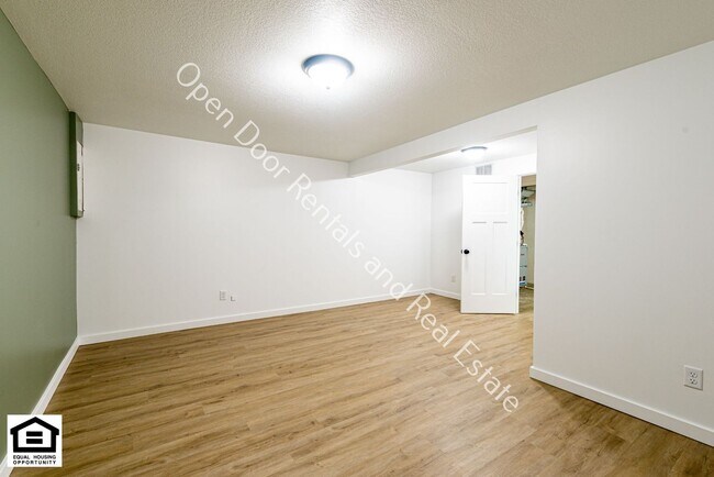 Building Photo - 15012 Tally Ho Dr
