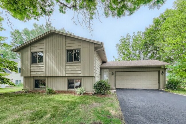 Primary Photo - 13760 87th Avenue North, Maple Grove, MN, ...