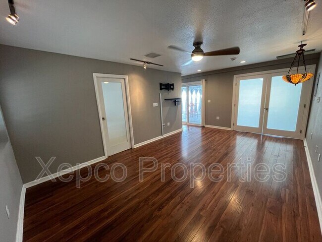 Building Photo - 4080 Cll San Antonio