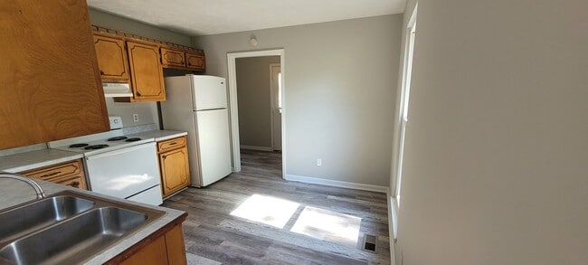 Building Photo - 124 Meadowbrook Dr