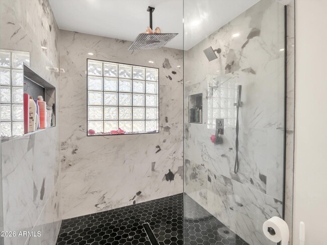 Building Photo - 5122 W Fallen Leaf Ln