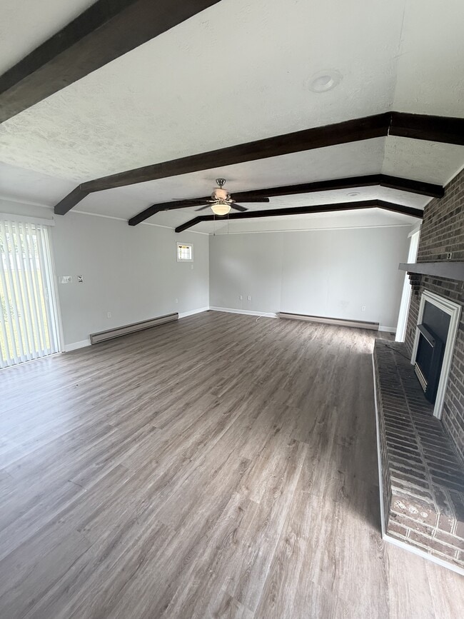 Building Photo - 1303 SC-90