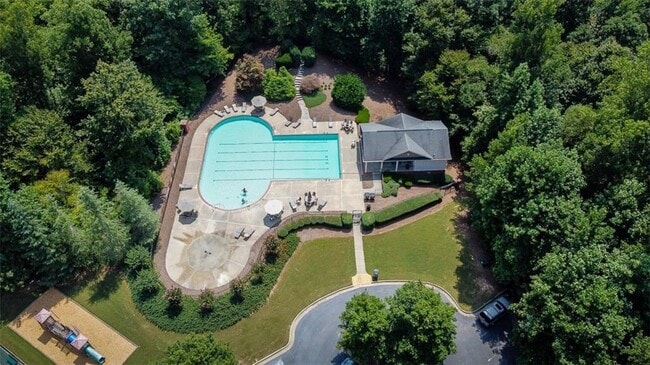 Building Photo - 5555 Holly Springs Dr