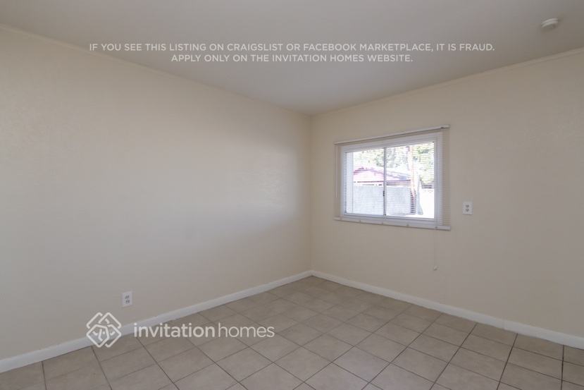 Building Photo - 2964 N 53rd Dr