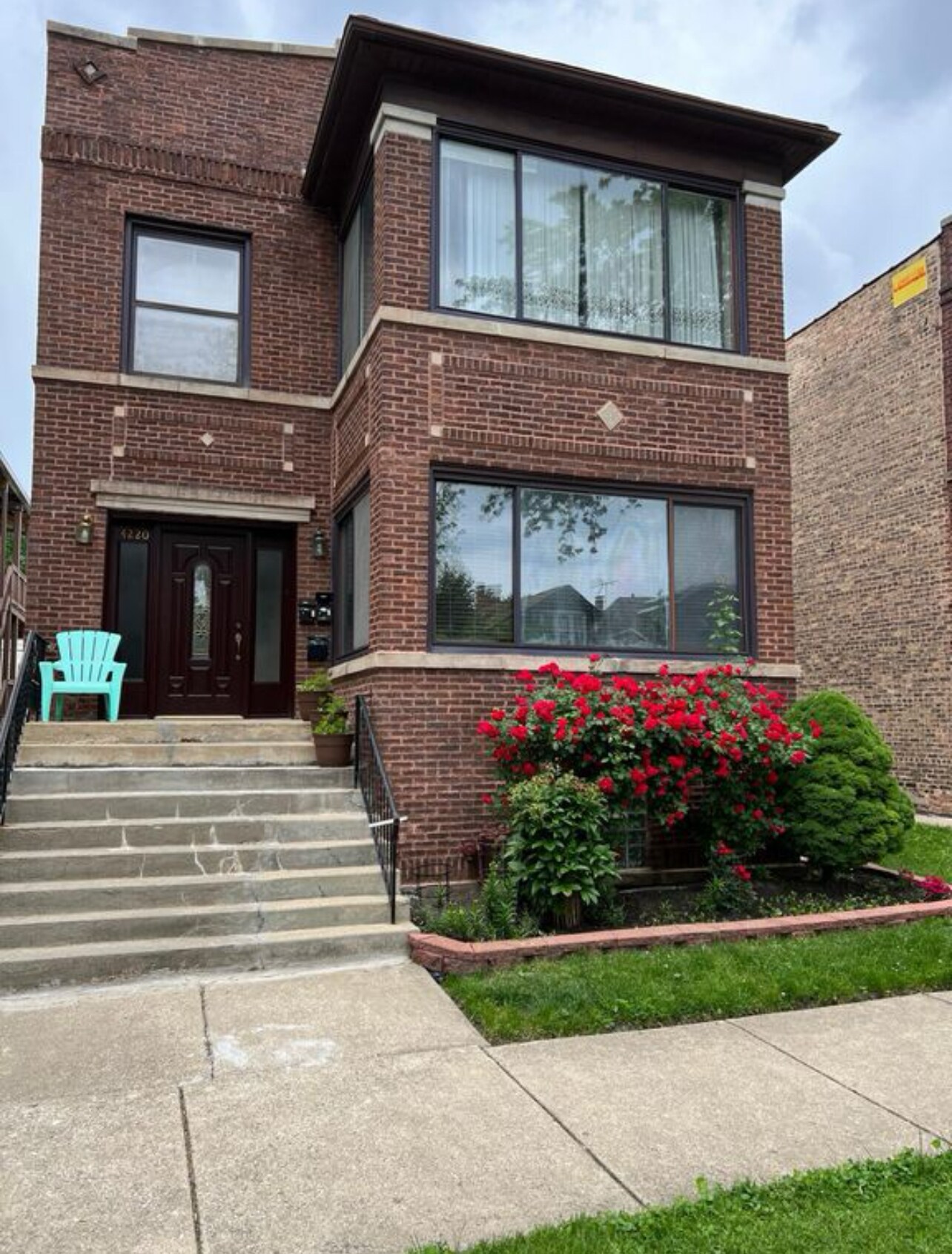 Building Photo - 4220 N Francisco Ave