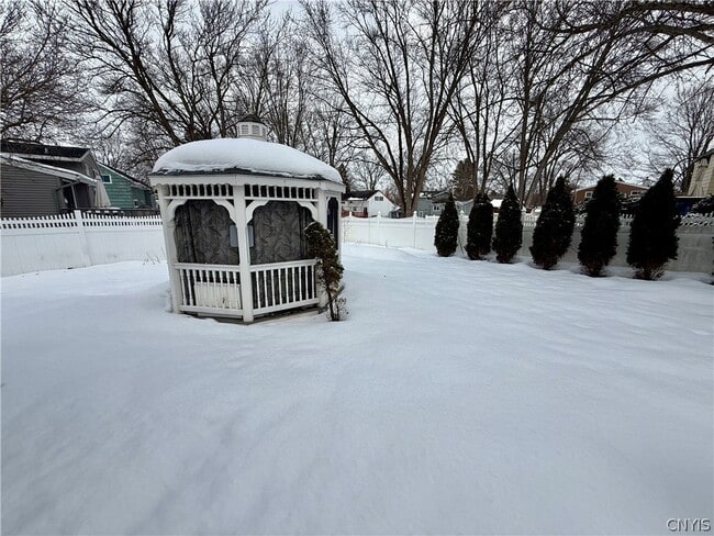 Building Photo - 2 Ilex Ln