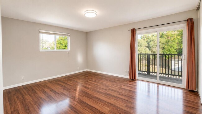 Building Photo - 2132 Forbes Ave