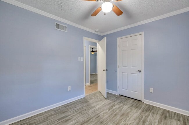 Building Photo - Ranch Home off of Skidaway Rd.