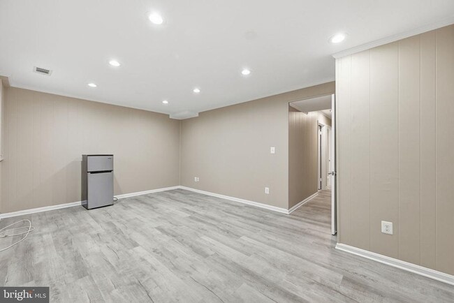 Building Photo - 14602 King Lear Ct