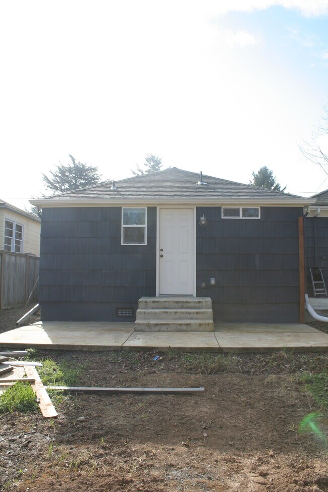 Building Photo - 5027 NE Sumner St