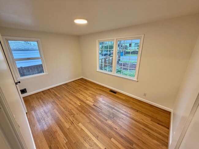 Building Photo - Beautifully Updated Ridgecrest 4-Bedroom Home 1/2 Month Rent Concession!!!