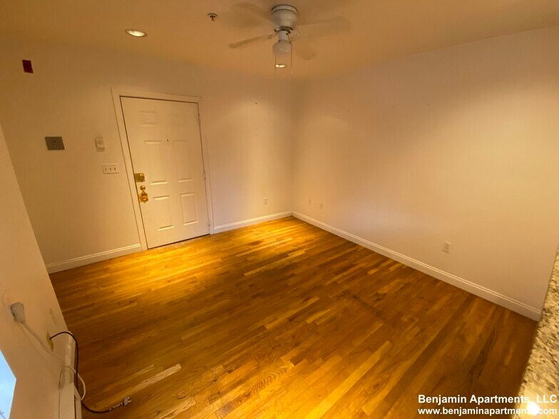 Building Photo - 91 Prince St