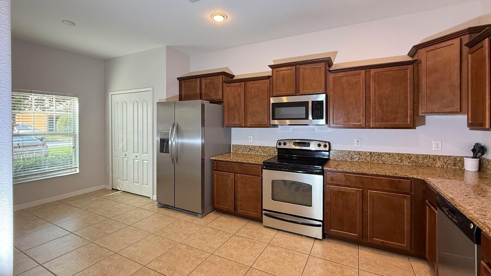 Building Photo - 4046 Mountain Chestnut Way