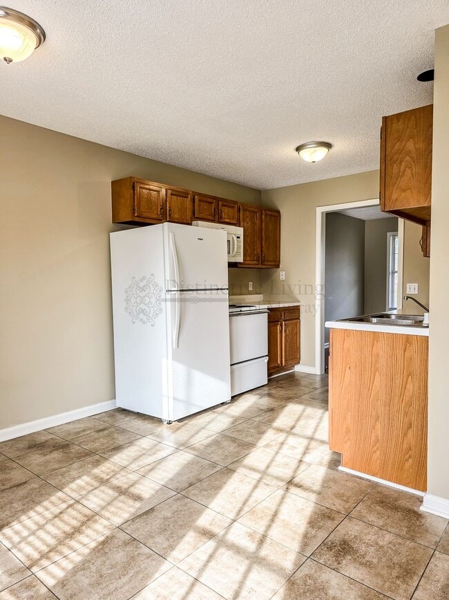 Building Photo - 1607 Bourland Ln