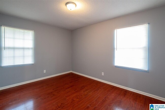 Building Photo - 2850 Brooklane Dr