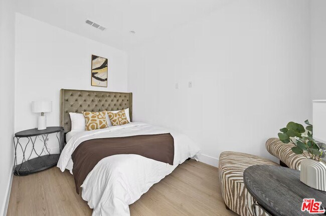 Building Photo - 201 S Westlake Ave