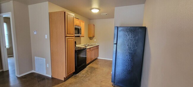 Building Photo - Newer Construction 2 bed/1 bath