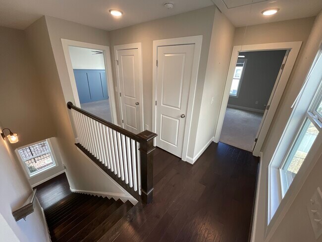 Building Photo - 2308 Echelon Ln