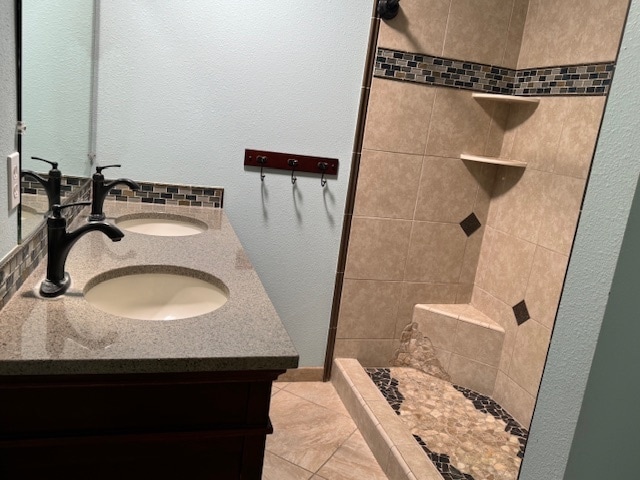 Building Photo - 5800 Encino Ave
