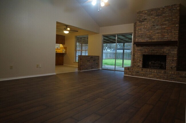 Building Photo - 114 Napoleon Dr
