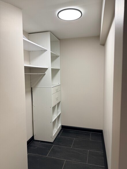 Building Photo - 2050 W Cullerton St