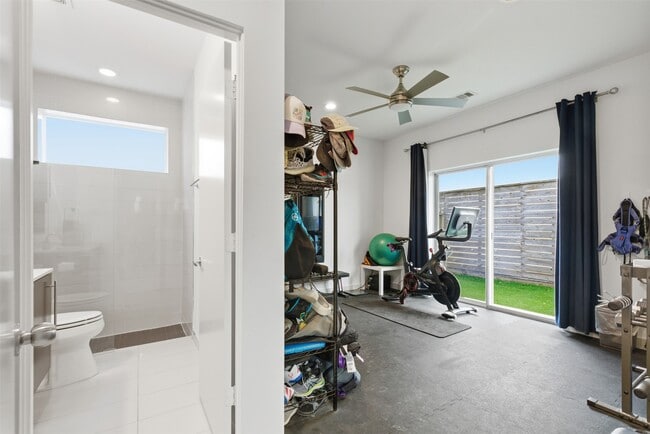 Building Photo - 4704 Crawford St