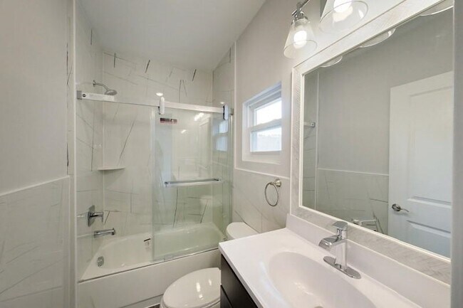 Building Photo - 130 45th St