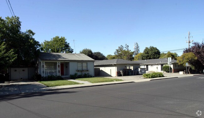Building Photo - The Montecito Apartments