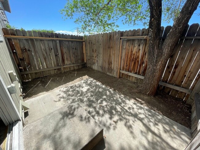 Building Photo - 3905 Pheasant Dr