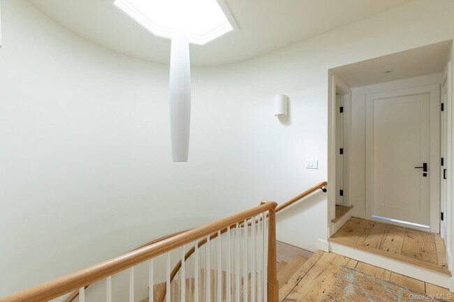 Building Photo - 4-6 Old Primrose Hill Rd