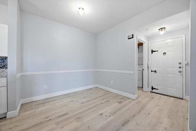 Building Photo - 14353 Fredricksburg Dr