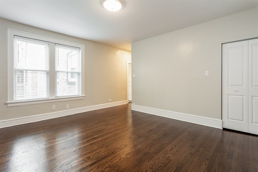 Building Photo - 1209 E Madison Park