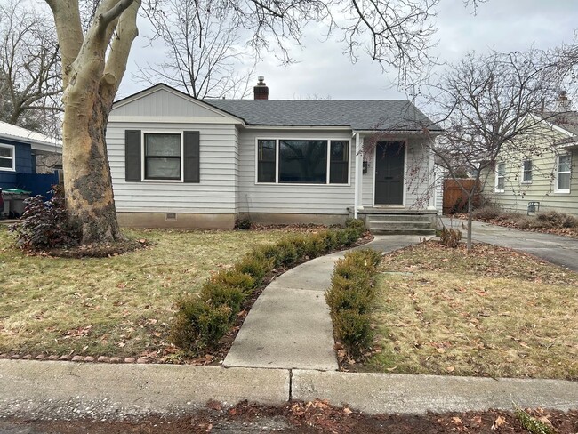 Primary Photo - Newly Remodeled 2 bedroom 1 bathroom Home