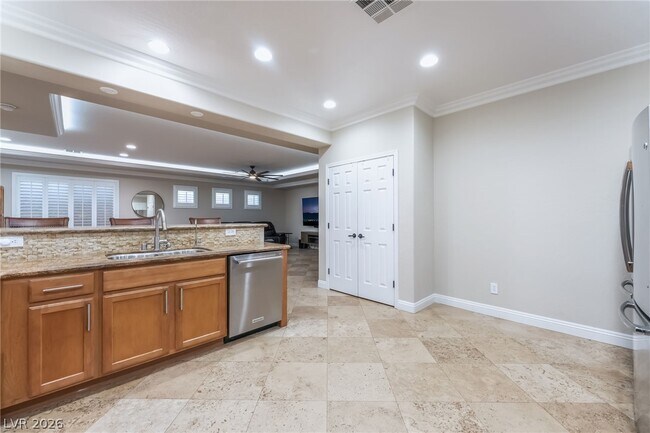 Building Photo - 2676 Lochleven Way