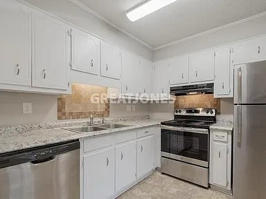 Building Photo - 3414 Aurelia Dr