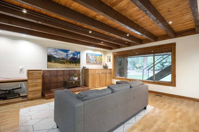 Building Photo - SW Bend Reverse-Living Home on .36 Acres | 5 Bedrooms | 3 Bathrooms