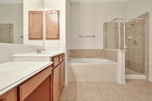 Building Photo - 9205 Regal Oaks Dr