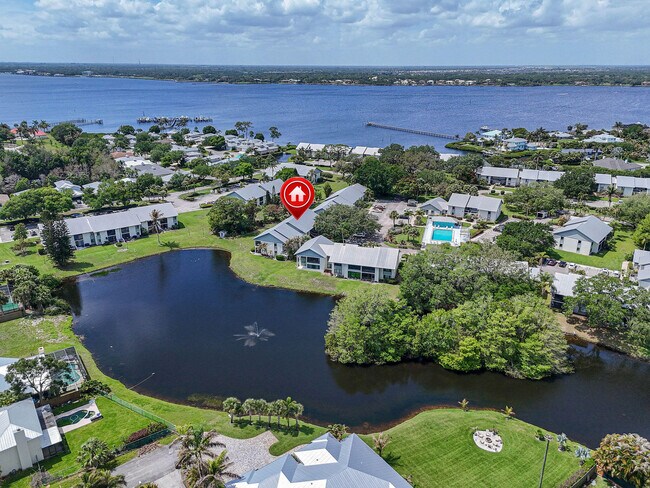 Building Photo - 2233 NW 22nd Ave