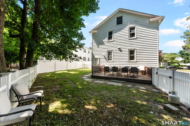Building Photo - 41 Grasso Terrace